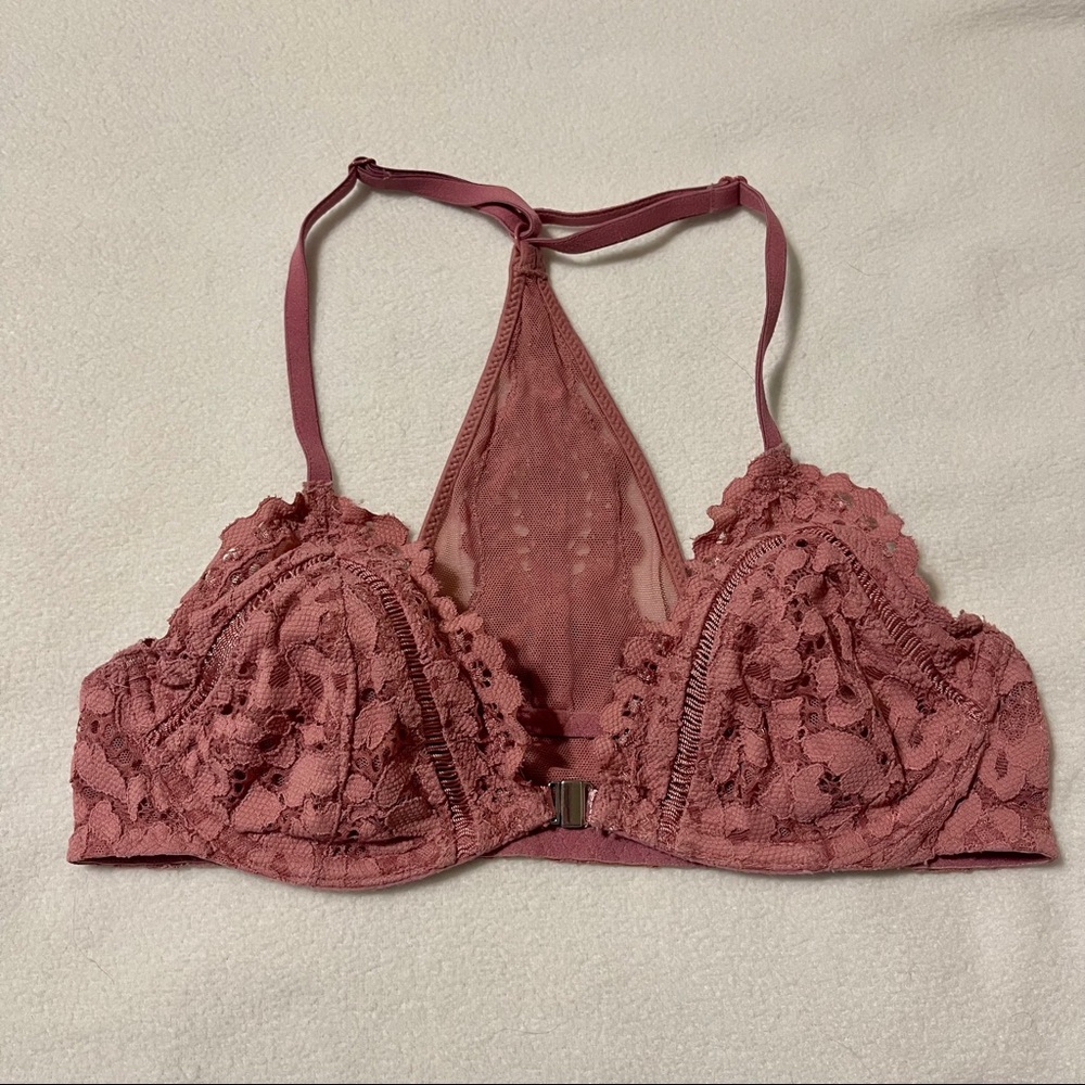 Front clasp unlined lace bra